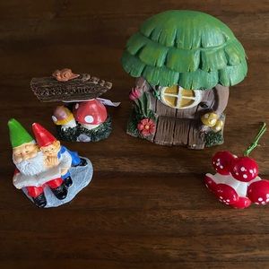 Fairy Garden Set Door, Sign, Gnomes & 🍄